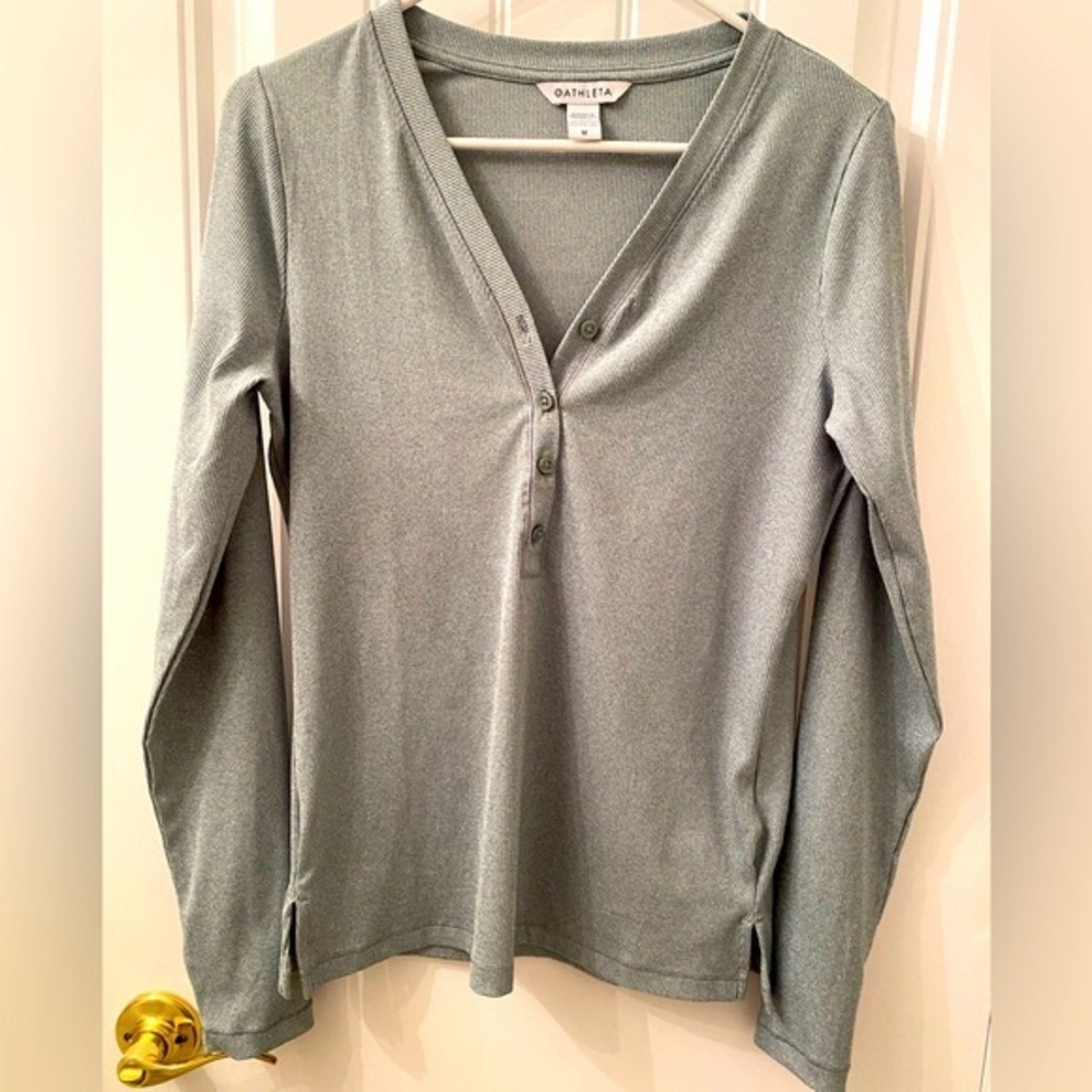 Athleta Womens Size Medium Uptempo Ribbed Henley in Soft Green